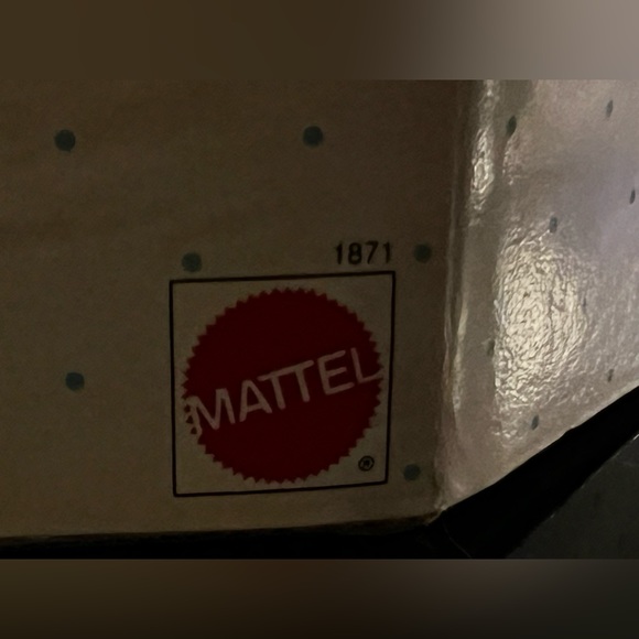 1991 Special Edition Holiday Barbie 💅🏼✨make me an offer :) - Picture 4 of 5